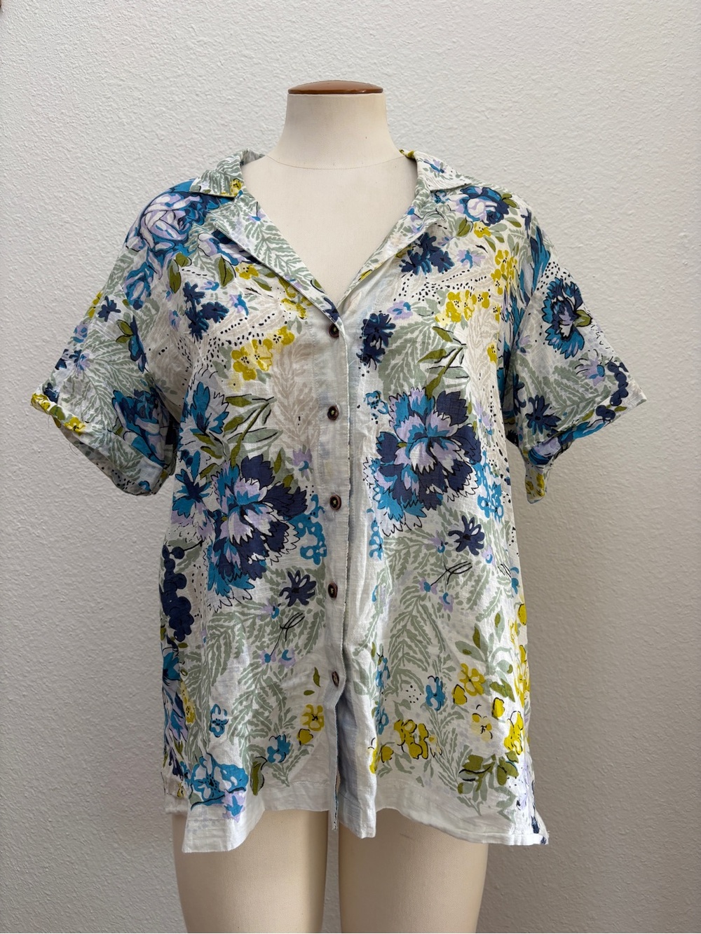 Anthropologie Floral Button-Front Camp Shirt in Blue, Lavender & White